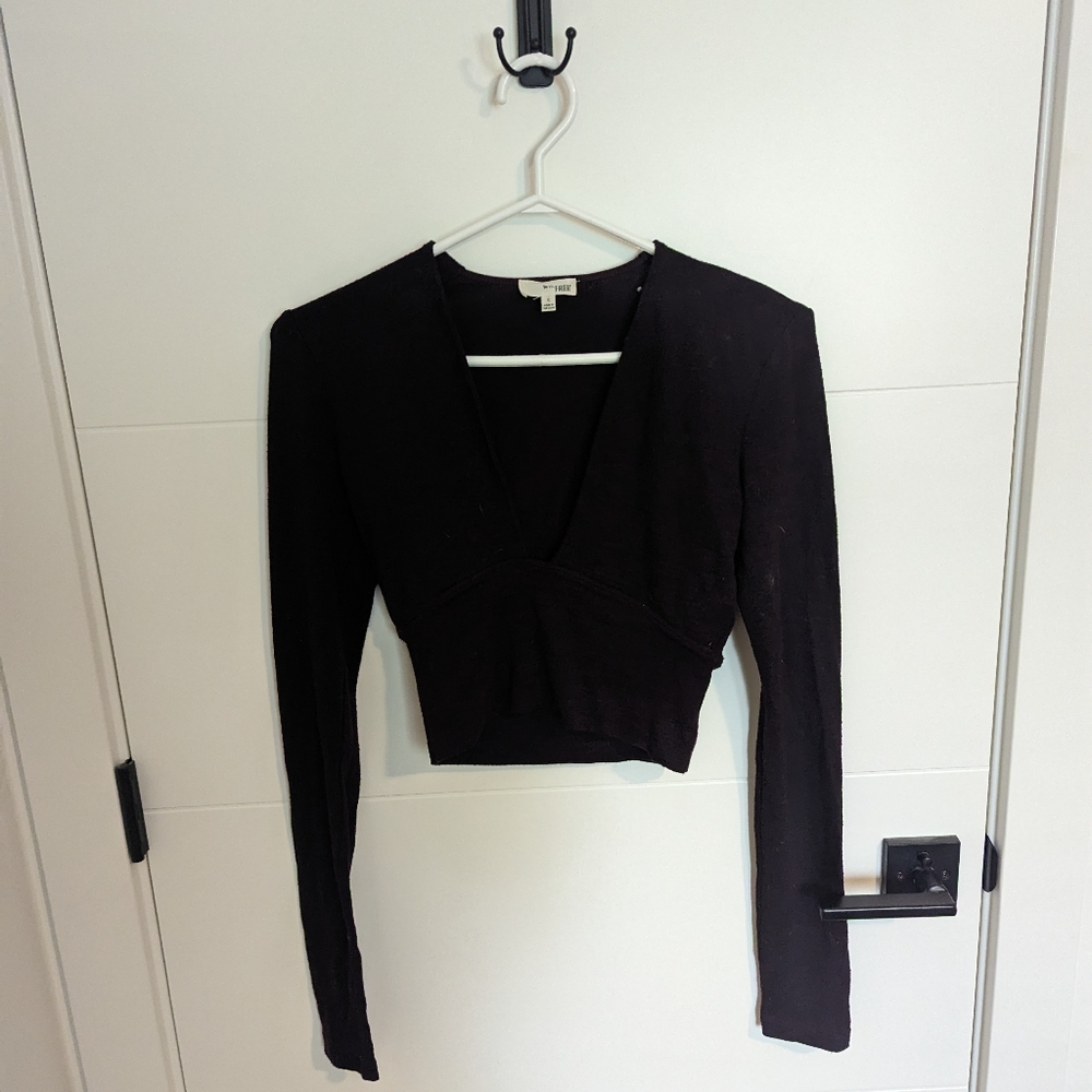 🔥 Deep purple, low cut Wilfred Free crop sweater - Picture 2 of 3